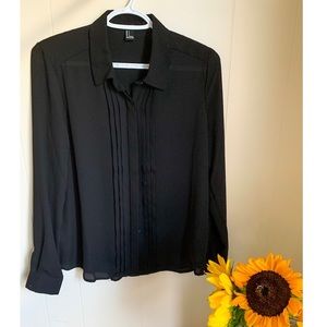 Forever21 Black collared blouse
